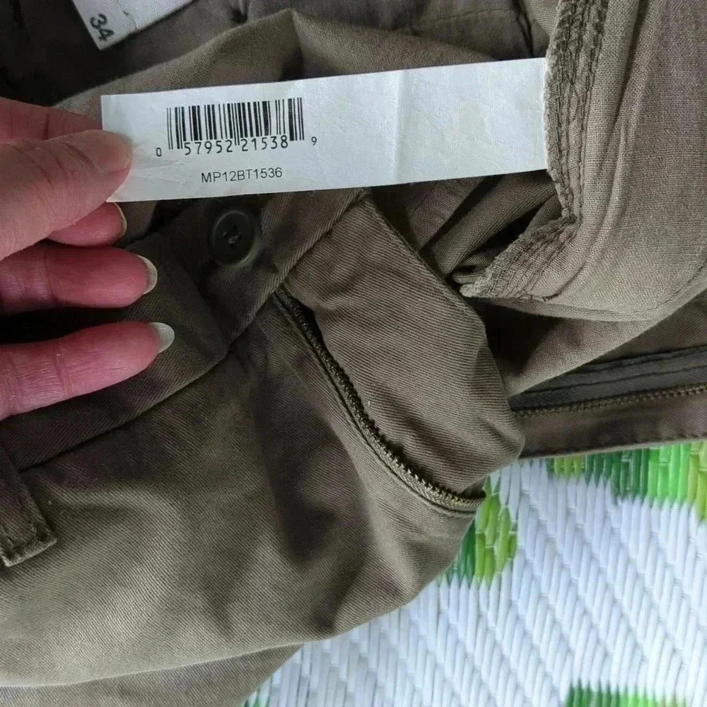 Men's Shorts - Picture 5 of 7